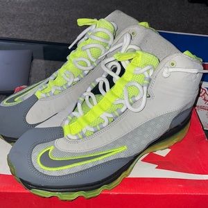 Nike “Neon Griffey!” Mint condition! VNDS Size 10.5!